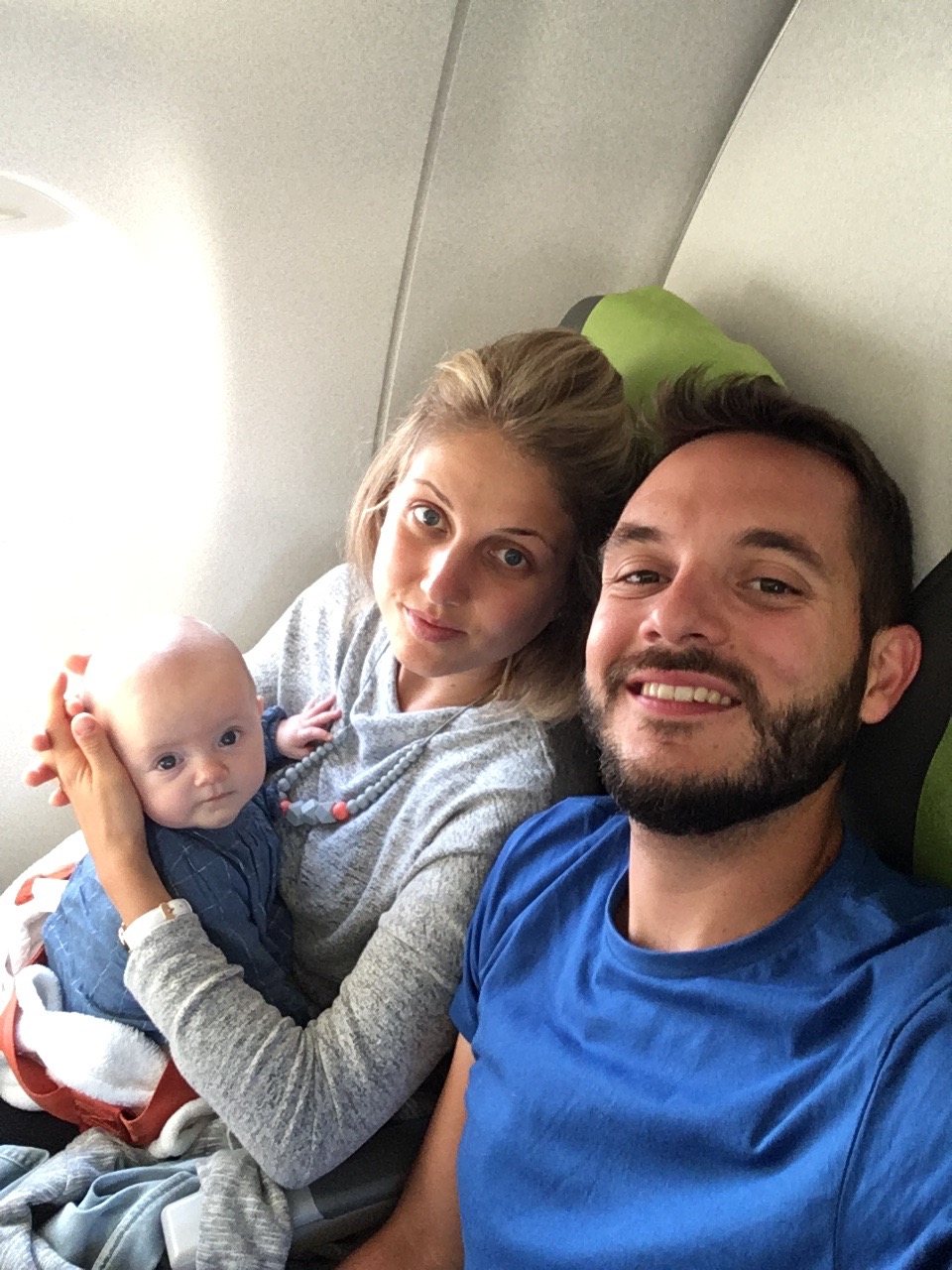 Premier vol & Première vacances en avion pour Bébé
